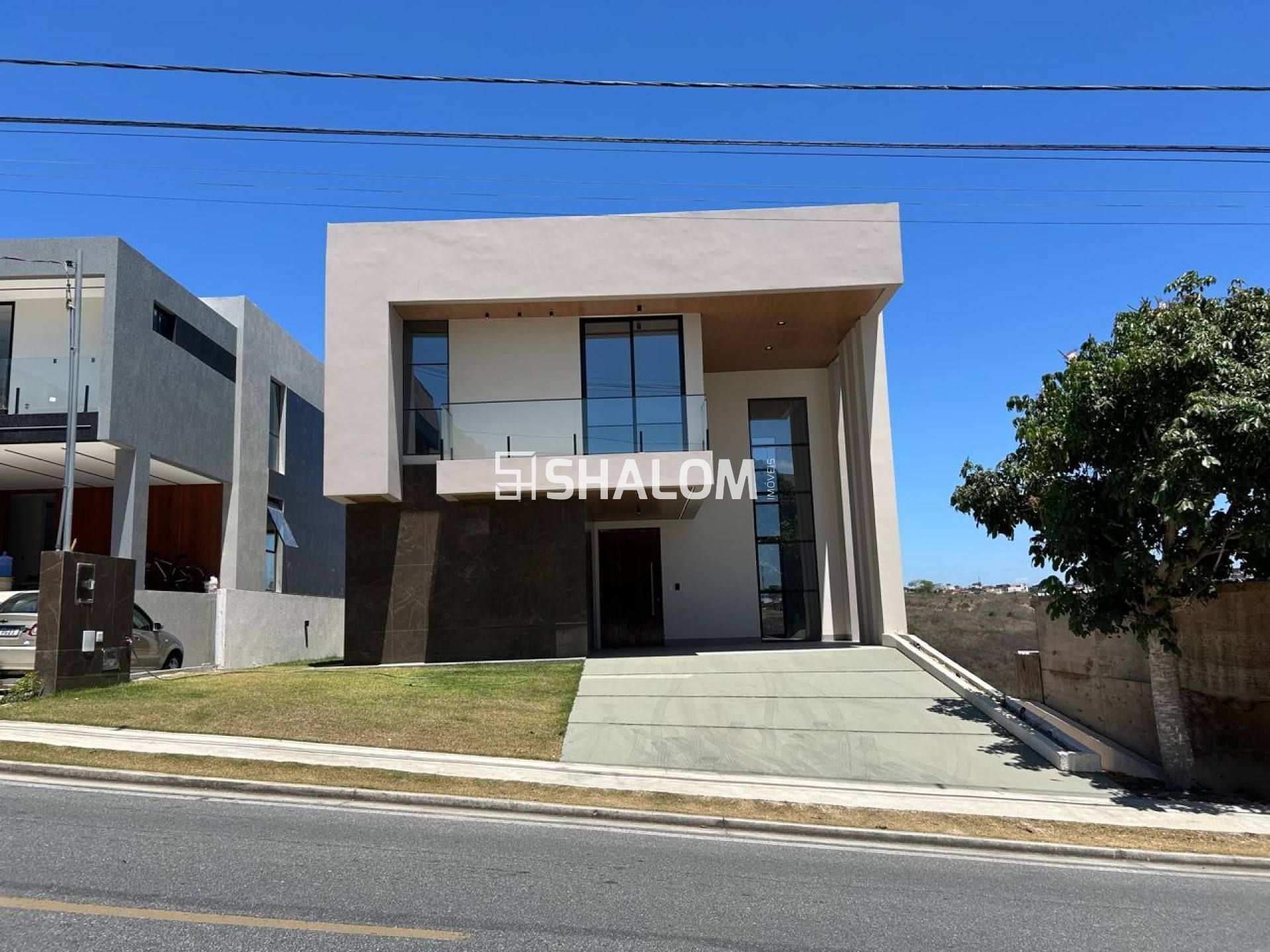 Casa Duplex para Vender com 4 suítes no Condomínio Alphaville no Bairro Mirante em Campina Grande-PB