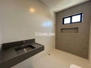 Casa Duplex para Vender com 4 suítes no Condomínio Alphaville no Bairro Mirante em Campina Grande-PB