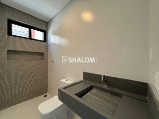 Casa Duplex para Vender com 4 suítes no Condomínio Alphaville no Bairro Mirante em Campina Grande-PB