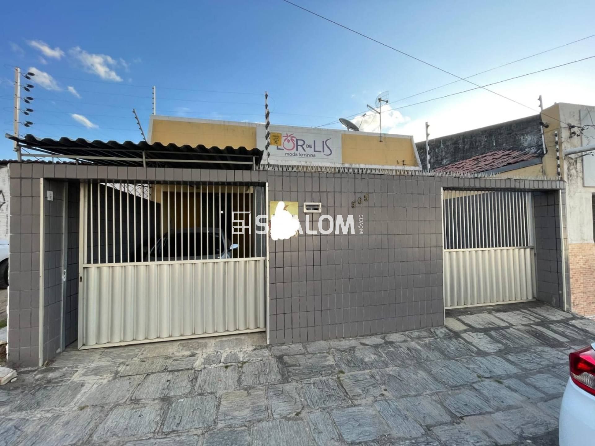 Casa para Vender com 3 quartos sendo 1 suíte no Bairro Centro em Campina Grande-PB