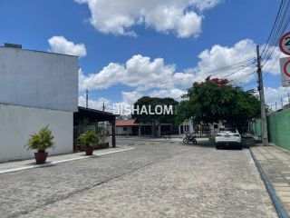 Casa Duplex para Vender no Condomínio Villagio Imperial com 3 quartos, sendo 1 suíte em Campina Grande-PB