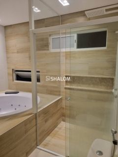 Casa para Vender no Condomínio Alphaville com 4 quartos sendo 3 suítes em Campina Grande - PB