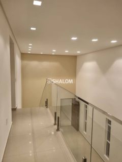 Casa para Vender no Condomínio Alphaville com 4 quartos sendo 3 suítes em Campina Grande - PB
