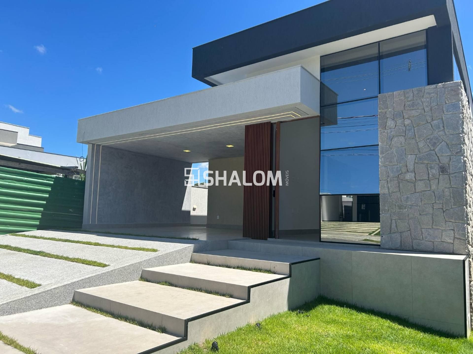 Casa Para Vender no Terras Alphaville com 3 suítes no Bairro Itararé em Campina Grande - PB