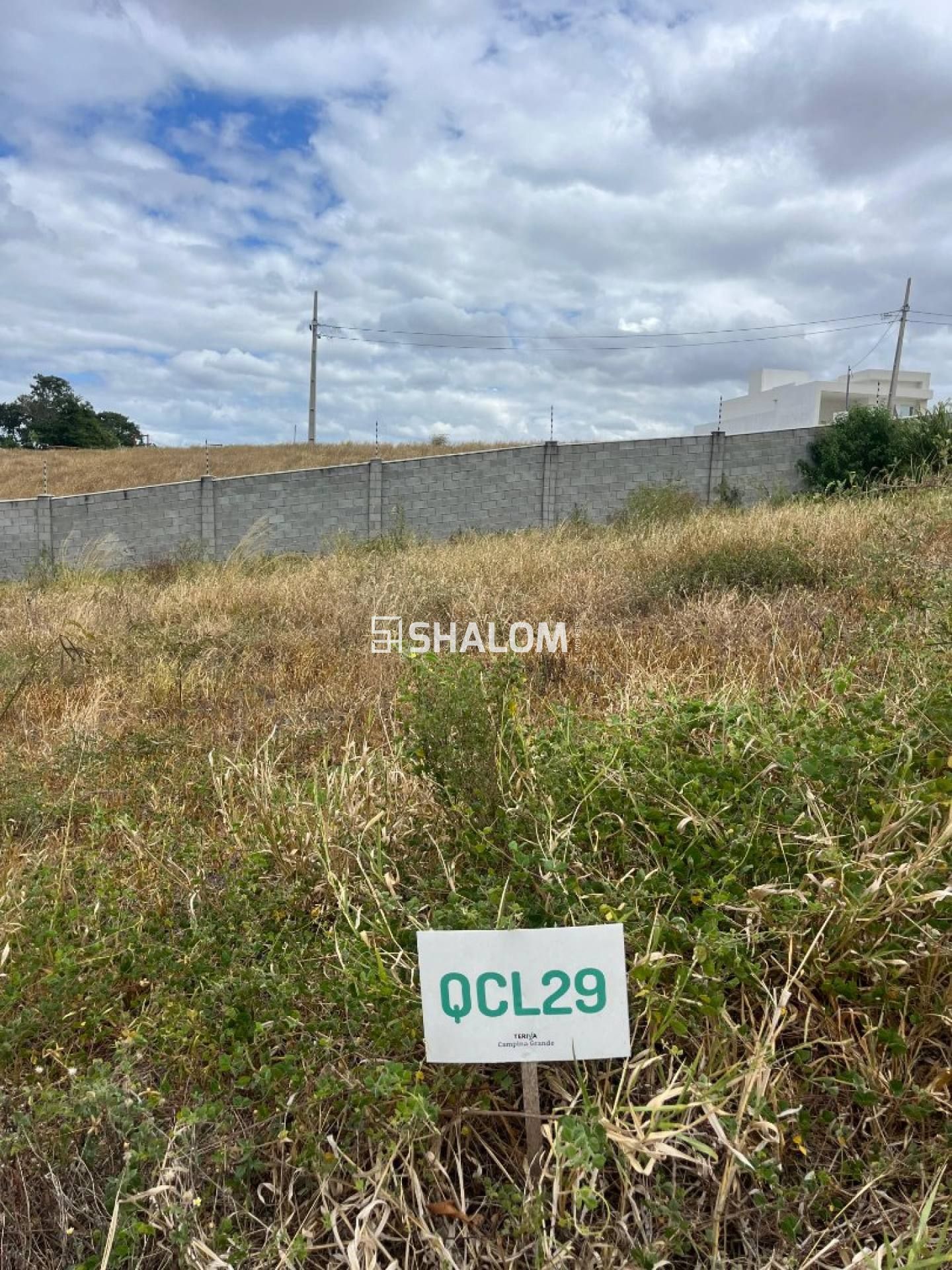 Lote de Condomínio para Vender no Condomínio Teriva Lago dos Ipês em Campina Grande - PB