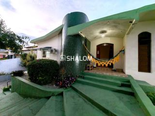 Casa para Vender com 4 quartos sendo 2 suítes no Jardim Quarenta em Campina Grande - PB