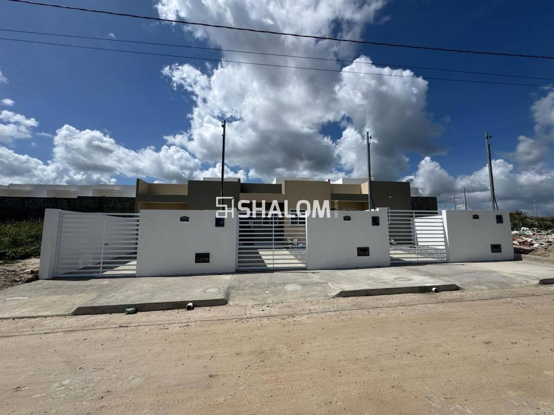 Casa para Vender com 2 quartos sendo 1 suíte no Portal dos Bosques em Campina Grande - PB