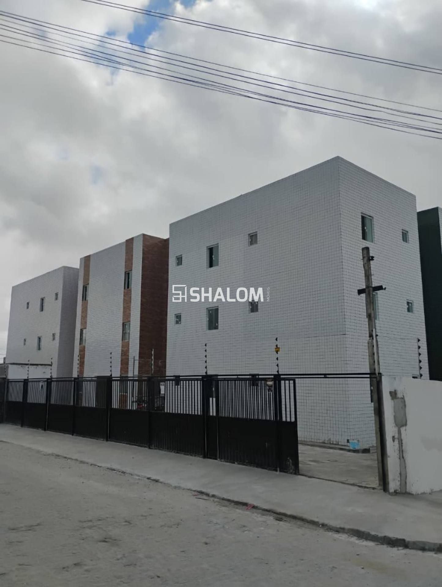 Apartamento para Vender com 2 quartos sendo 1 suíte no Residencial Santorini no bairro Cinza em Campina Grande - PB