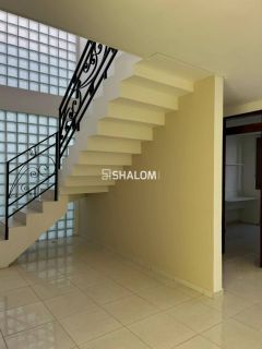 Casa Duplex para Vender com 3 quartos sendo 1 suíte no Condomínio Serraville Residence Privê em Campina Grande - PB