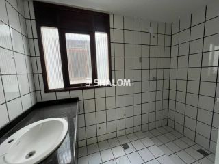 Ponto Comercial com Subsolo e 2 Apartamentos para Alugar no bairro São José em Campina Grande - PB