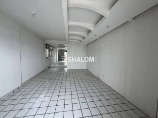 Ponto Comercial com Subsolo e 2 Apartamentos para Alugar no bairro São José em Campina Grande - PB