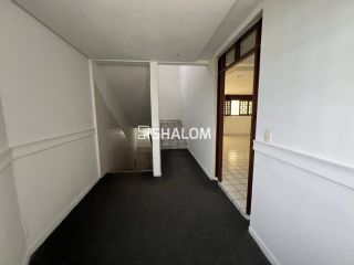 Ponto Comercial com Subsolo e 2 Apartamentos para Alugar no bairro São José em Campina Grande - PB