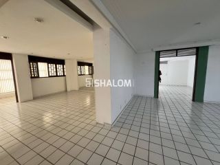 Ponto Comercial com Subsolo e 2 Apartamentos para Alugar no bairro São José em Campina Grande - PB