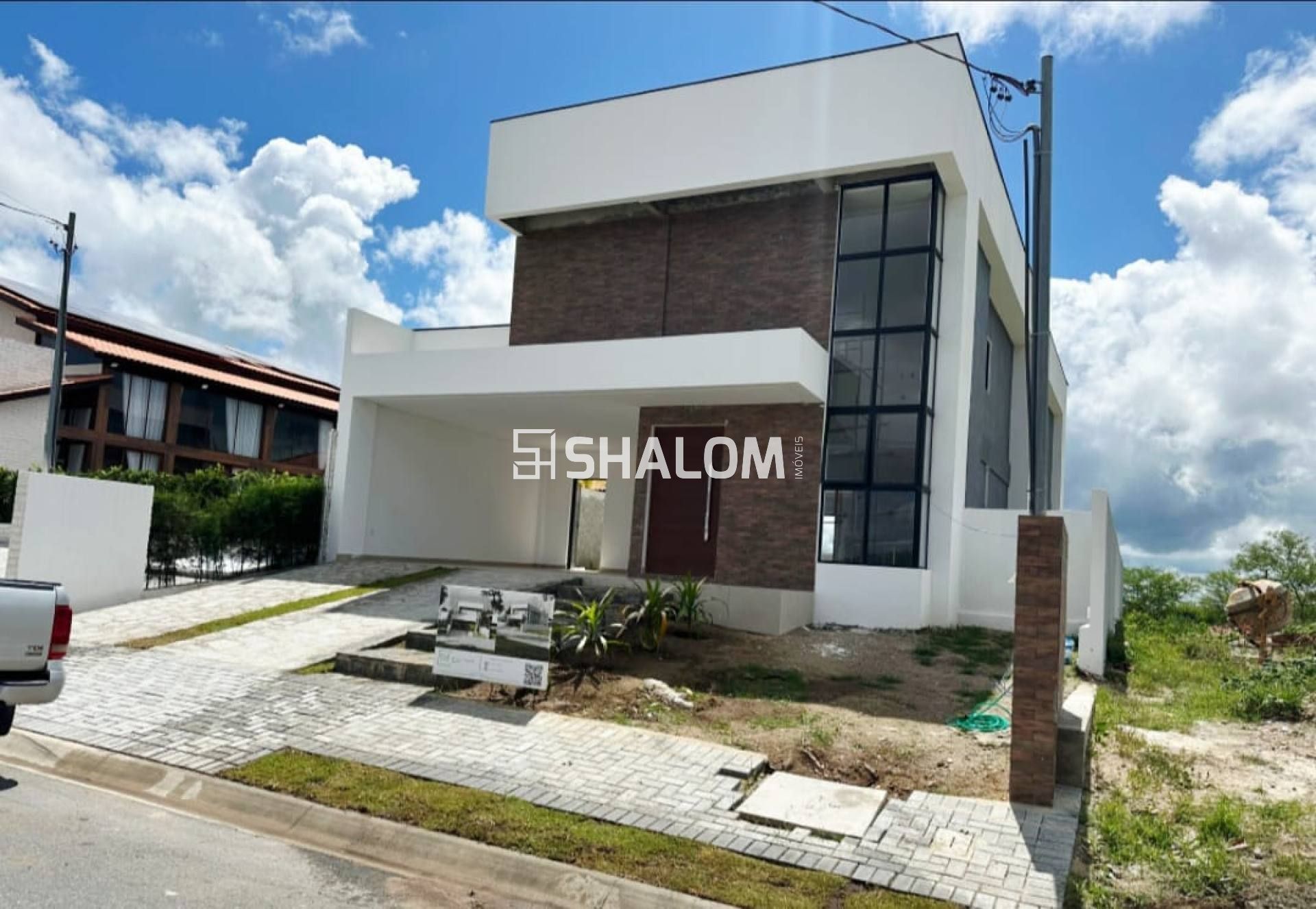 Casa para Vender/Alugar com 3 suítes no Condomínio Campos do Conde em Campina Grande - PB