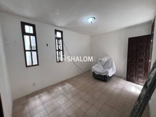 Casa para Alugar com 2 suítes sendo 1 suíte master no Centro em Campina Grande - PB