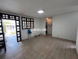 Casa para Alugar com 2 suítes sendo 1 suíte master no Centro em Campina Grande - PB