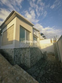 Casa para Alugar com 4 quartos sendo 1 suíte no Santo Antônio em Campina Grande - PB