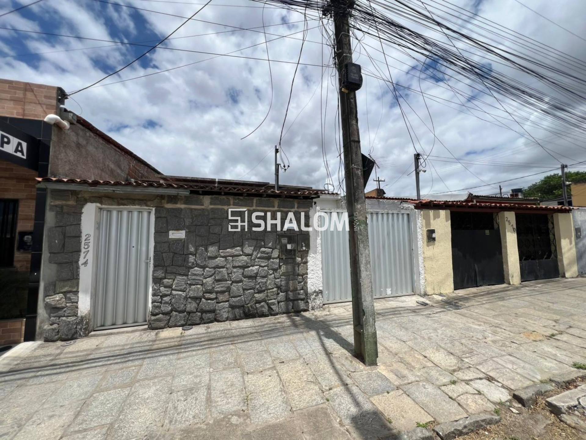 Casa para Alugar com 3 quartos sendo 1 suíte no Centenário em Campina Grande - PB