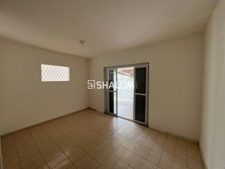 Casa para Alugar com 3 quartos sendo 1 suíte no Centenário em Campina Grande - PB