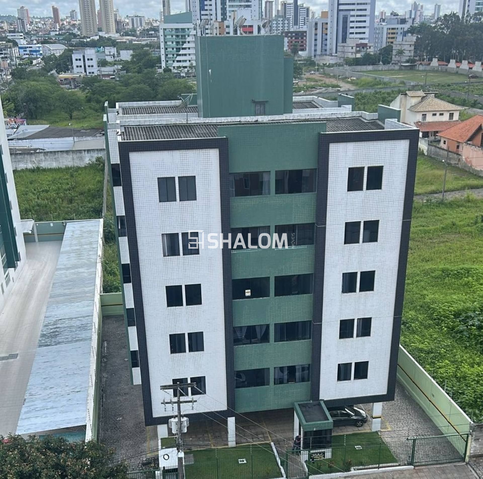 Apartamento para Vender com 3 quartos sendo 1 suíte no Catolé em Campina Grande - PB
