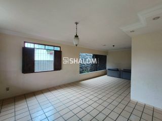 Casa para Alugar com 5 quartos sendo 4 suítes na Liberdade em Campina Grande - PB