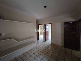 Casa para Alugar com 5 quartos sendo 4 suítes na Liberdade em Campina Grande - PB