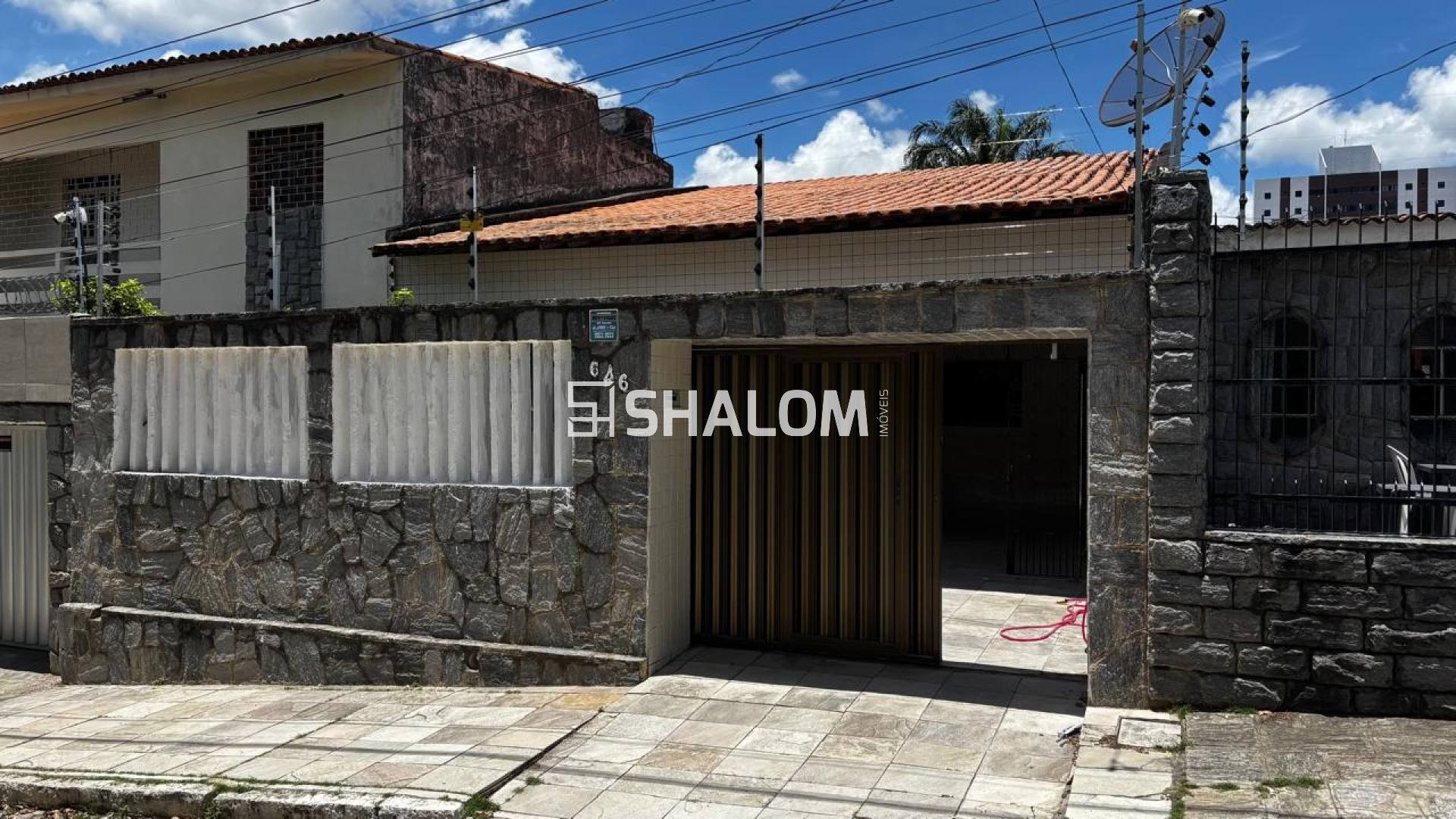 Casa para Vender com 2 suítes no Catolé em Campina Grande - PB