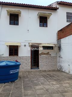 Casa Duplex para Vender com 4 quartos sendo 1 suíte no Jardim Tavares em Campina Grande - PB