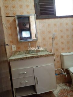 Casa para Vender com 3 quartos no Catolé em Campina Grande - PB