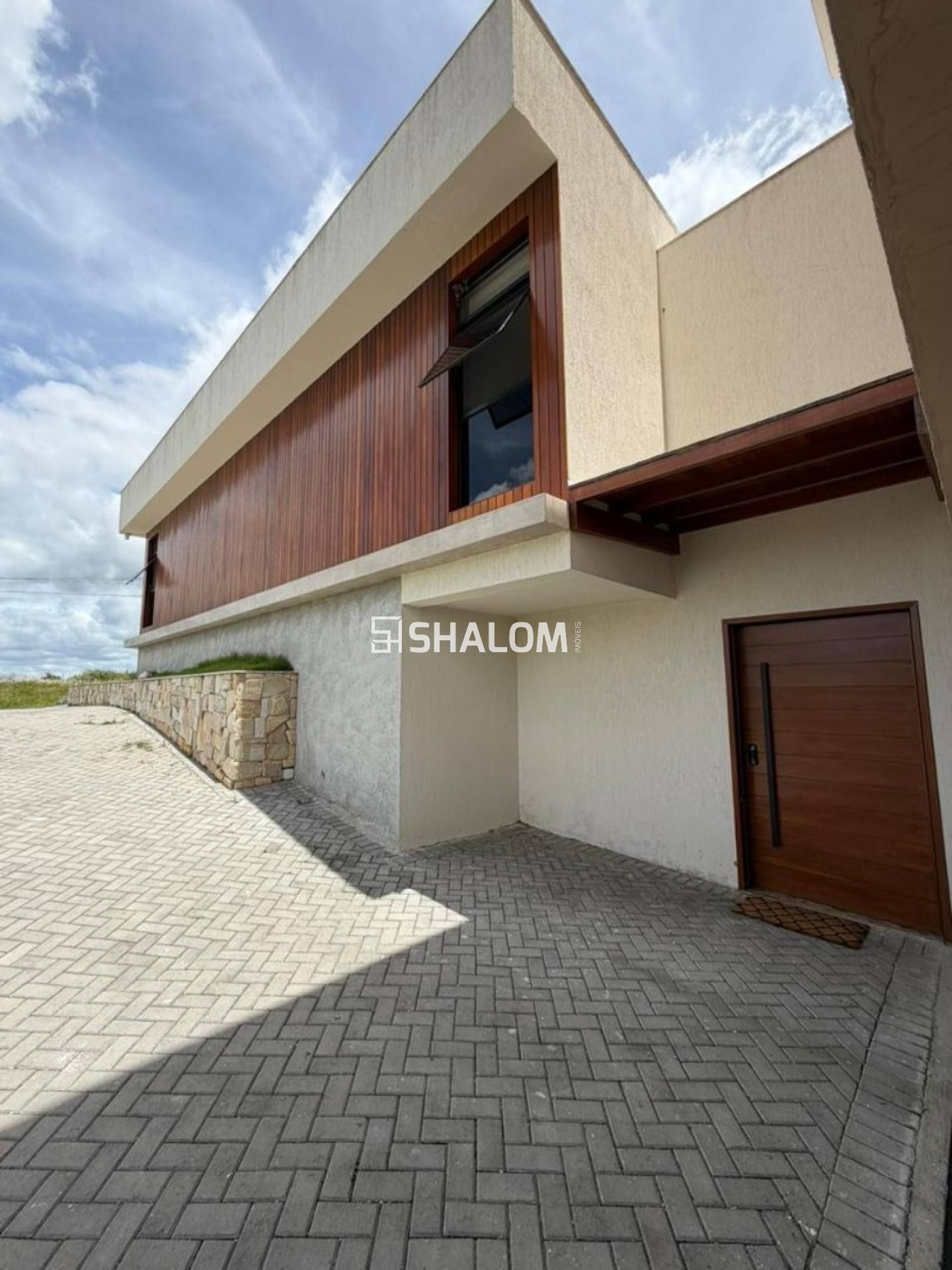 Casa para Vender com 3 quartos sendo 2 suítes no Condomínio Campos do Conde em Campina Grande - PB