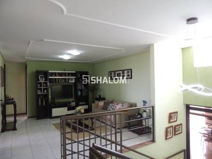 Casa para Alugar com 8 quartos sendo 6 suítes no Jardim Tavares em Campina Grande - PB