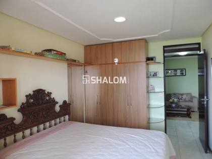 Casa para Alugar com 8 quartos sendo 6 suítes no Jardim Tavares em Campina Grande - PB