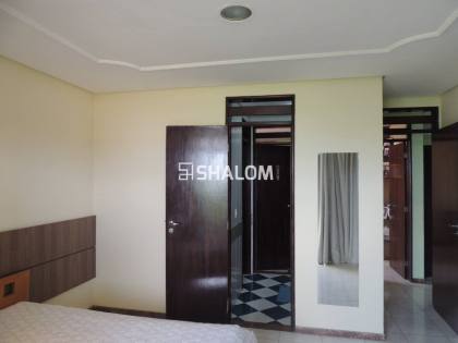Casa para Alugar com 8 quartos sendo 6 suítes no Jardim Tavares em Campina Grande - PB
