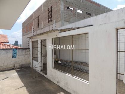 Casa para Alugar com 8 quartos sendo 6 suítes no Jardim Tavares em Campina Grande - PB