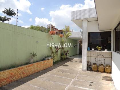 Casa para Alugar com 8 quartos sendo 6 suítes no Jardim Tavares em Campina Grande - PB