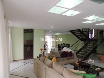 Casa para Alugar com 8 quartos sendo 6 suítes no Jardim Tavares em Campina Grande - PB