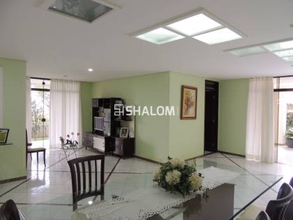 Casa para Alugar com 8 quartos sendo 6 suítes no Jardim Tavares em Campina Grande - PB