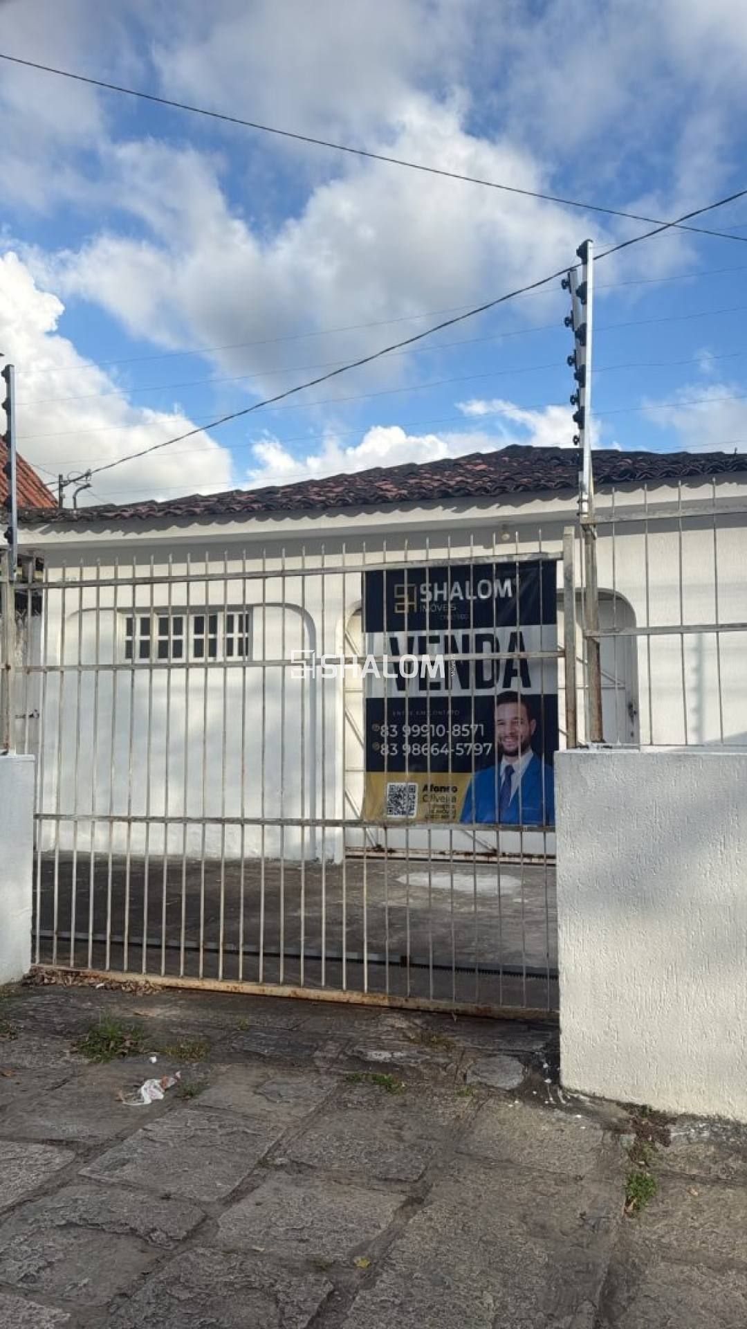 Casa para Vender com 3 quartos no Catolé em Campina Grande - PB