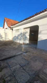 Casa para Vender com 3 quartos no Catolé em Campina Grande - PB