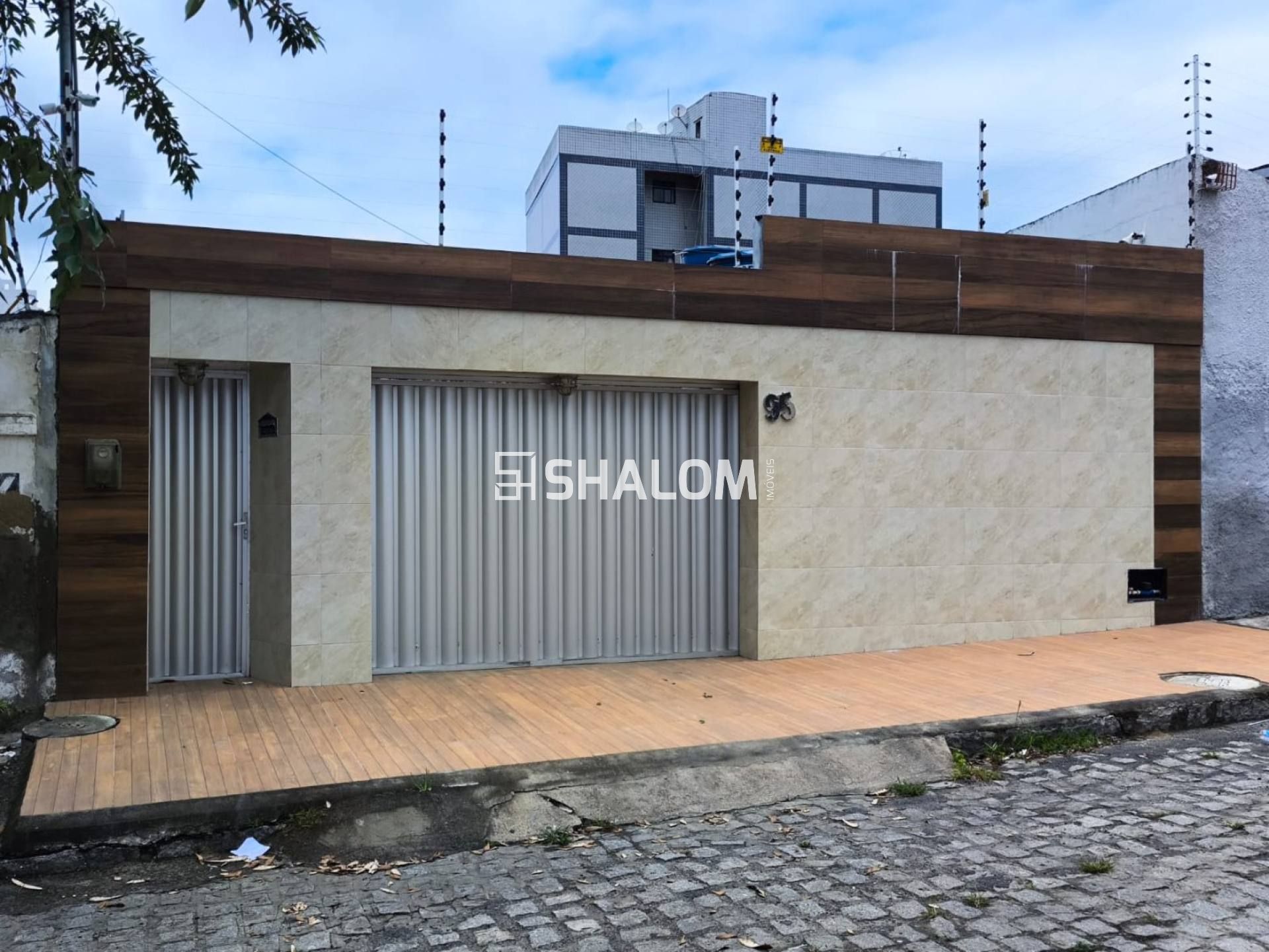 Casa para Vender com 3 quartos sendo 1 suíte no Catolé em Campina Grande - PB