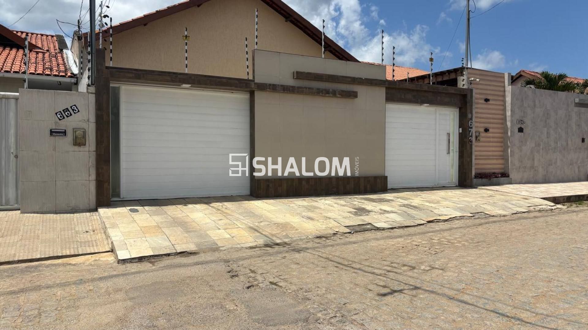 Casa para Vender com 3 quartos sendo 1 suíte no Catolé em Campina Grande - PB