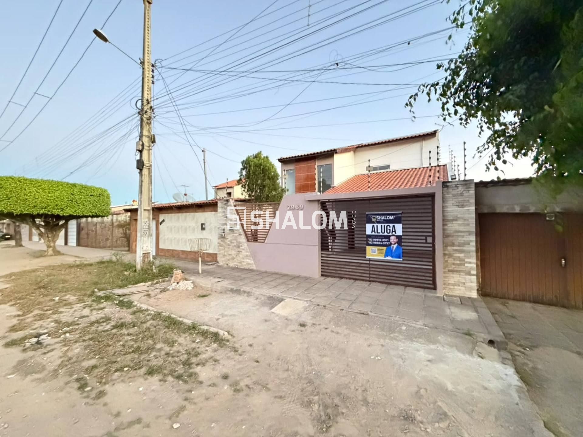 Casa Duplex para Alugar com 2 suítes, Área Gourmet e Piscina no Centenário em Campina Grande - PB