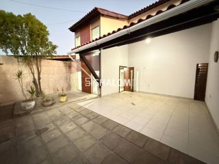 Casa Duplex para Alugar com 2 suítes, Área Gourmet e Piscina no Centenário em Campina Grande - PB