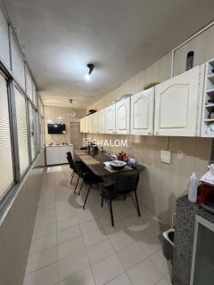 Casa para Vender com 4 suítes no Centro em Campina Grande - PB