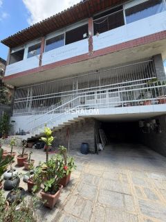 Casa para Vender com 4 suítes no Centro em Campina Grande - PB