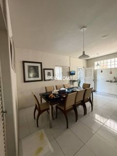 Casa para Vender com 4 suítes no Centro em Campina Grande - PB