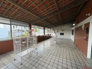 Casa para Vender com 4 suítes no Centro em Campina Grande - PB