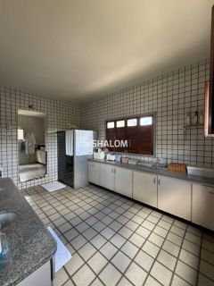 Casa para Vender com 4 suítes no Centro em Campina Grande - PB