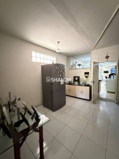 Casa para Vender com 4 suítes no Centro em Campina Grande - PB