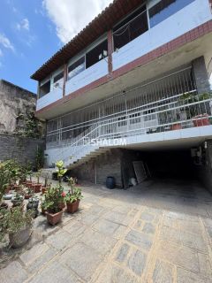 Casa para Vender com 4 suítes no Centro em Campina Grande - PB